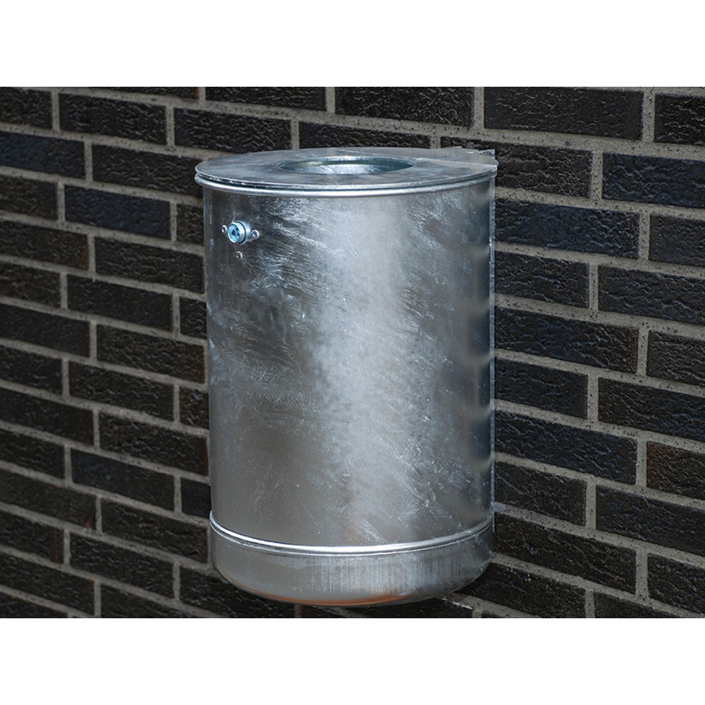Image of Wetterbeständiger Abfallbehälter aus Stahlblech – für Sauberkeit im Aussenbereich Um das Betriebsgelände ordentlich und sauber zu halten, sind Abfallbehälter unverzichtbar. Der 50-Liter-Abfalleimer aus verzinktem Stahl eignet sich durch sein grosses Behäl