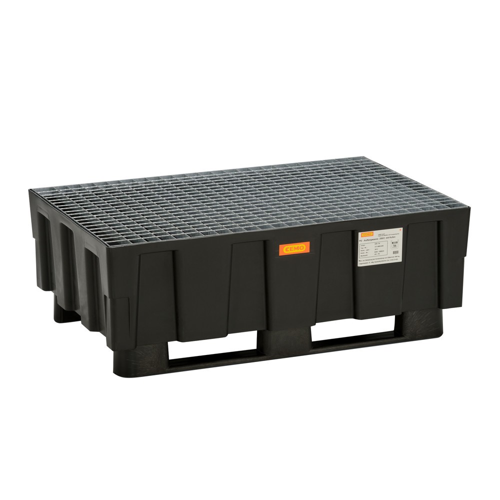 Image of Per Stapler verfahrbare Kunststoffwanne für sicheren Fass-Schutz Fässer mit wassergefährdenden Flüssigkeiten brauchen einen sicheren Lagerplatz. Die Euro-PE-Auffangwanne CEMO, Kufen bietet diesen Platz und hochwertiges Polyethylen als Auslaufschutz. Hohe 