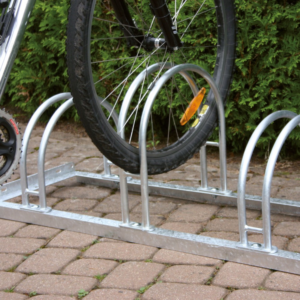 Image of Leicht zu bewegender Bogenparker mit 2-seitiger Parkmöglichkeit Mit diesem Fahrradständer statten Sie den Bereich vor Ihrem Geschäft oder der Firma mit einer sicheren Fläche zum Abstellen und Anketten aus. So lassen sich Räder vor Diebstahl geschützt park