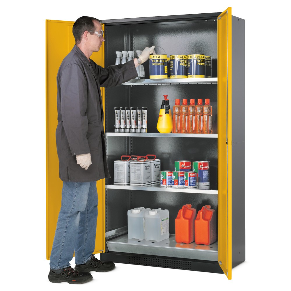 Image of Gefährliche Güter sicher im Chemikalien- und Giftschrank asecos® mit Fachböden lagern Clever konzipiert – und das auf allen Ebenen: So präsentiert sich der Chemikalien- und Giftschrank asecos® mit Fachböden beim Einsatz in Arbeitsräumen. Im Schrankinneren