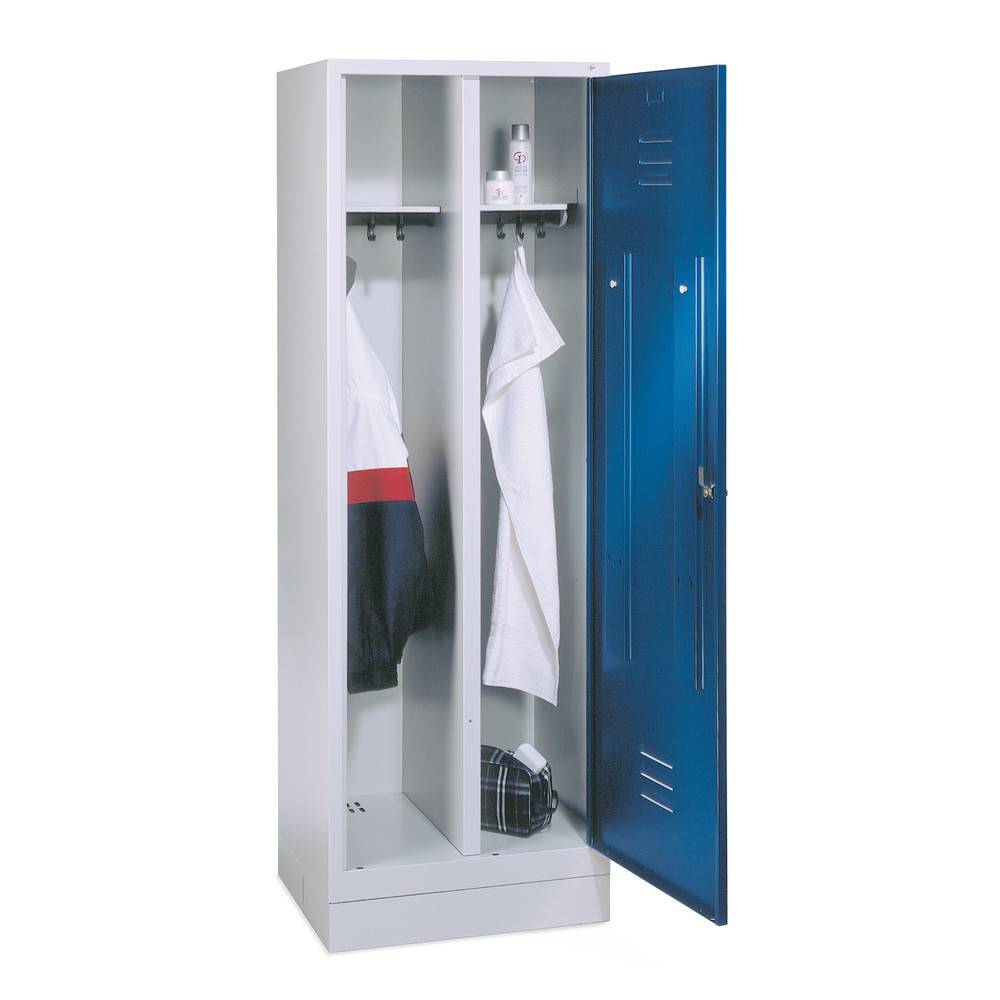 Image of Metallspinds – ideale Garderobe-Möbel für Ihren Umkleideraum Wenn Sie für die Einrichtung einer betriebsinternen Garderobe noch Möbel suchen, bilden Umkleideschränke aus Metall dafür den idealen Grundstein. Durch ihre stabile Konstruktion und den zweckmäs