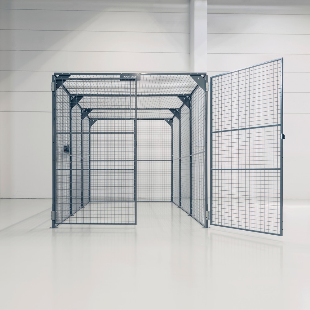 Image of Einfach einbruchsicheren Lagerplatz schaffen: mit der Lagerbox TROAX® Gefahrgut gesichert aufbewahren – und das ohne viel Vorlauf beim Aufbau: Die lackierte Lagerbox TROAX® bietet sich dafür als schnell installierte Aufbewahrungsmöglichkeit an. Über eine 