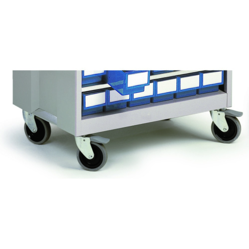 Image of Rollen für ein Schubladenmagazin erleichtern die Versorgung mit Kleinteilen Optimieren Sie den Zugriff auf Kleinteile in Schubladenmagazinen, indem Sie die Magazine mit einem Rollen-Satz ausstatten. Mit den passenden Lenkrollen verfahren Sie das Magazin a