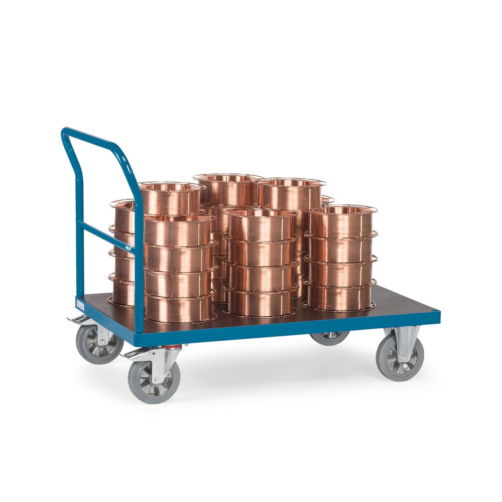 Image of Mit diesem Plattformwagen Schwerlast-Güter sicher bewegen Der Industriealltag erfordert starke, zuverlässige Transportgeräte wie den Schwerlast-Plattformwagen fetra® mit Schiebebügel. Die solide Konstruktion aus Stahlrohr und Profilstahl ist speziell auf 