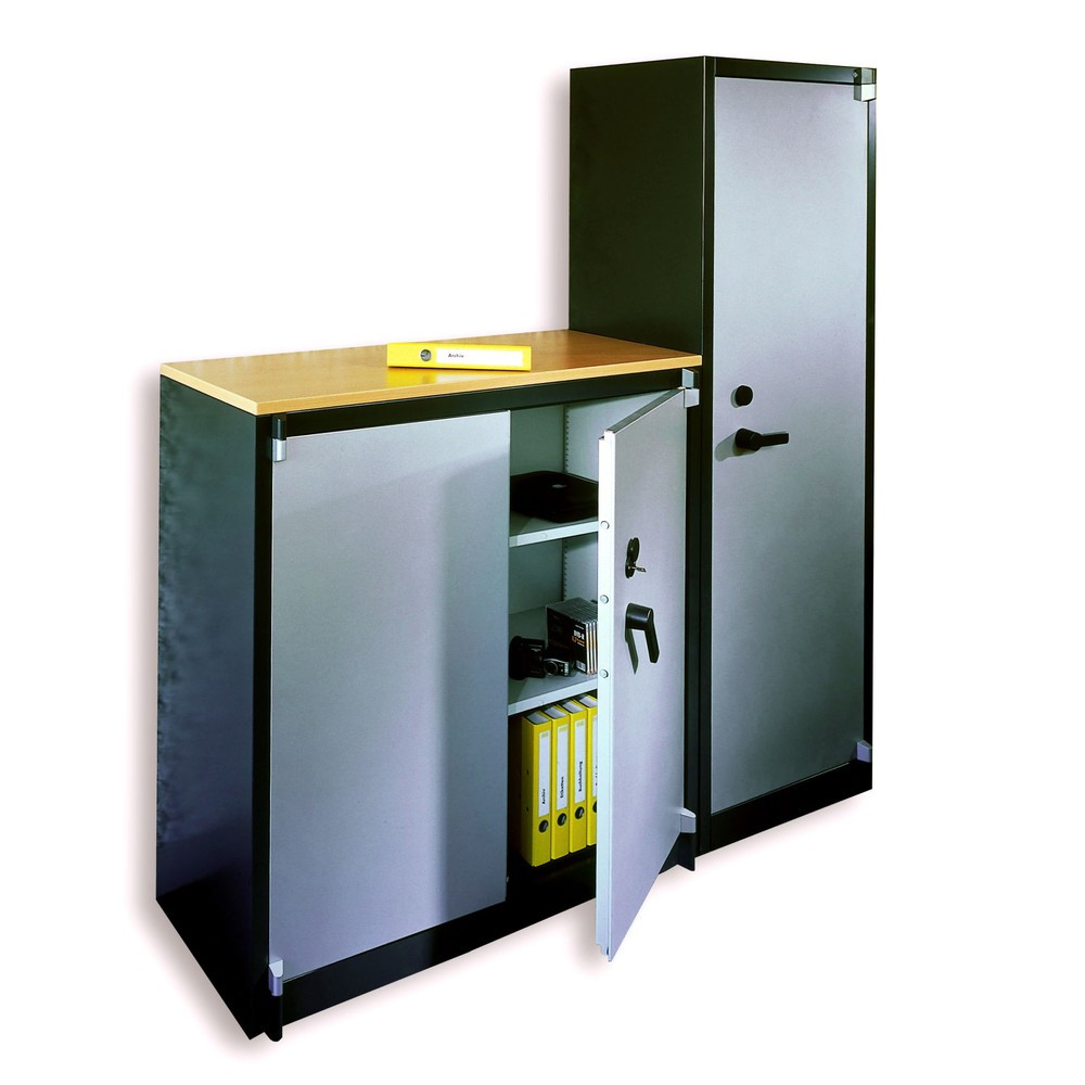 Image of Sicherheitsschränke für umfassenden Schutz Dieser Spezialschrank ist ein echtes Bollwerk und gewährleistet einen hohen Schutz für alles, was sich in seinem Inneren befindet. Das Gehäuse besteht an allen Seiten aus einer doppelwandigen Konstruktion, die zu