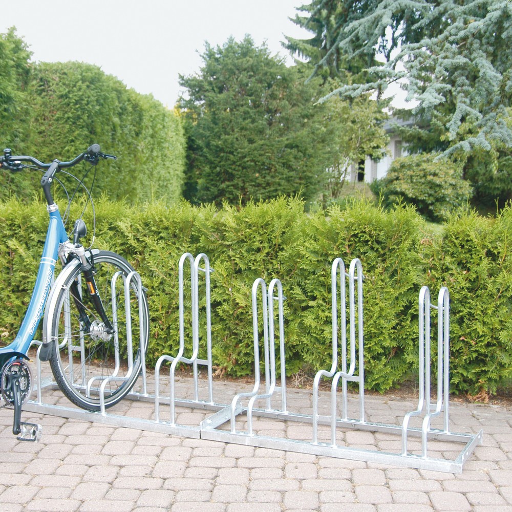 Image of Robuster Reihen-Standparker Bieten Sie Ihren Mitarbeitern und Besuchern mit diesen Radständern mit 1-seitiger Einstellung die Möglichkeit, Fahrräder sicher abzustellen. Fahrräder können nach Bedarf darin hoch oder tief eingestellt und fest angeschlossen w