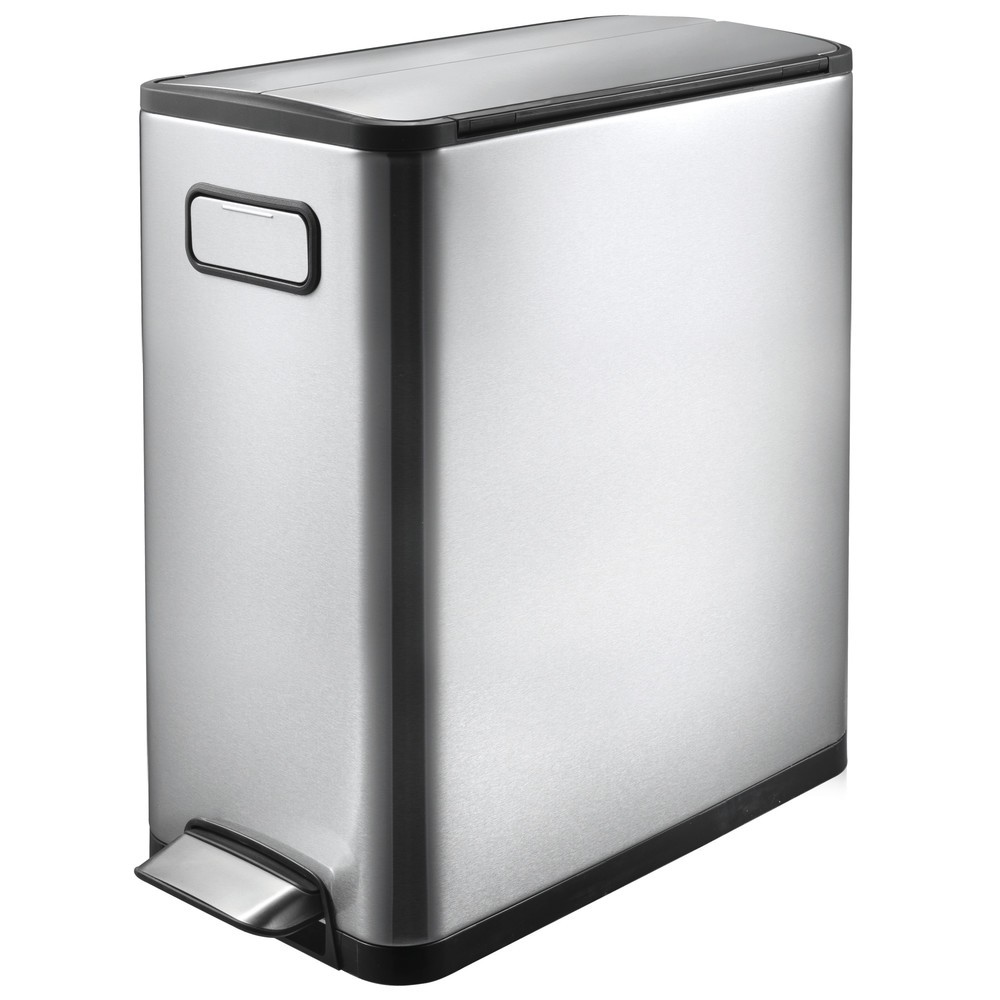 Image of Kompaktes Design transportabel umgesetzt: der Tritt-Eimer Ecofly aus Edelstahl Aus kleinen Massen zieht der Edelstahl-Treteimer Ecofly seine grosse Stärke: Mit schmaler Stellfläche passt der Abfallsammler bequem in kleinste Räume und Büronischen. Ein eing