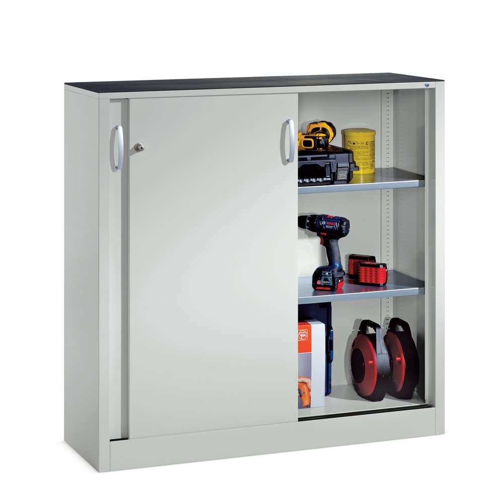 Image of Bietet mehr Stauraum und eine zusätzliche Ablagefläche Der Werkstatt-Beistellschrank C+P bietet Ihnen die Möglichkeit auch bei engen Raumverhältnissen zusätzlichen Stauraum zu schaffen. Der Schrank besteht aus einer stabilen Stahlblechkonstruktion. Die Sc