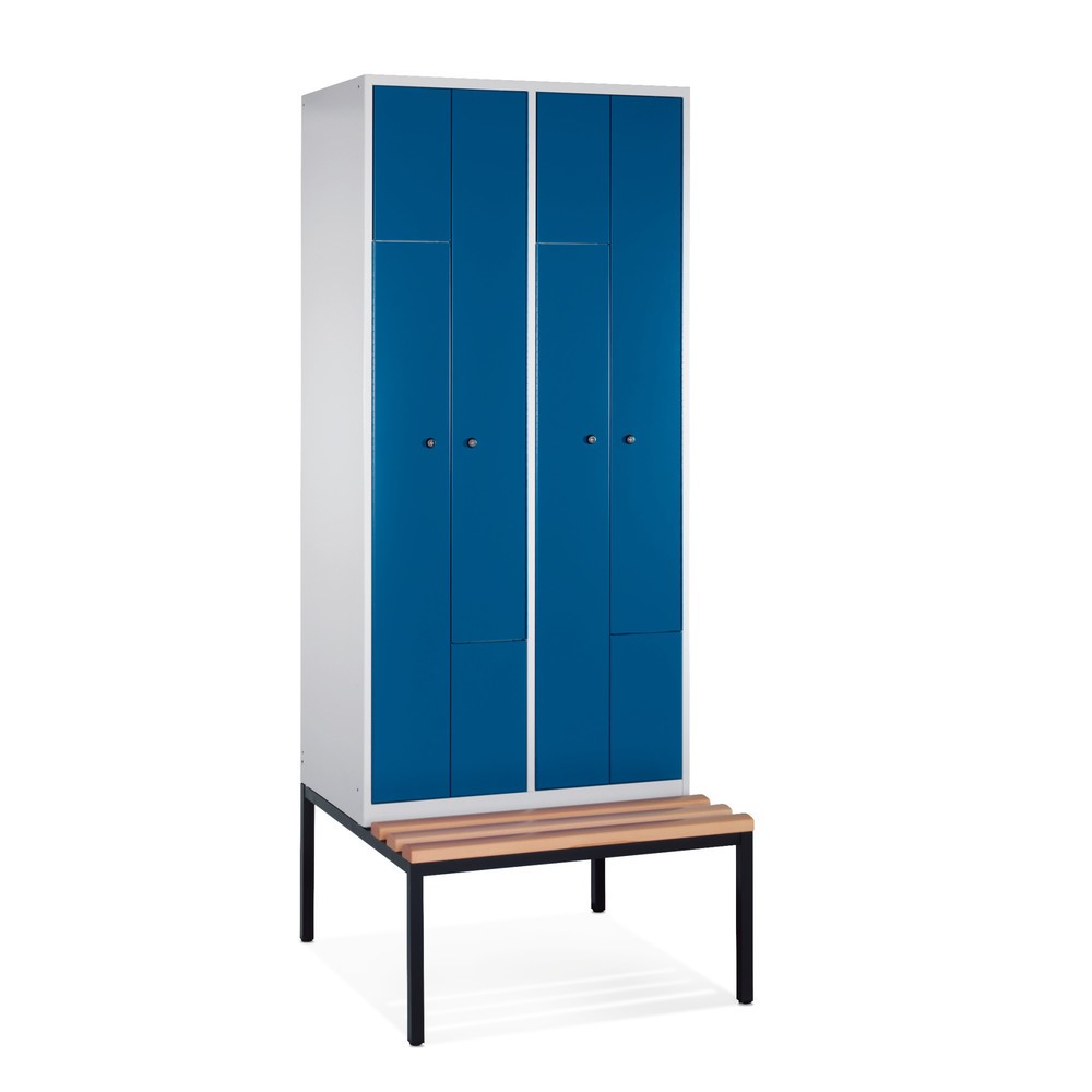 Image of Für viel Platz in kleinen Räumen – der Z-Garderobenschrank mit Falttüren Mit dem Garderobenschrank mit Falttüren nutzen Sie auch in kleinen Sozialräumen die vorhandene Fläche optimal aus. Die Türen falten sich beim Öffnen zusammen und haben so einen gerin