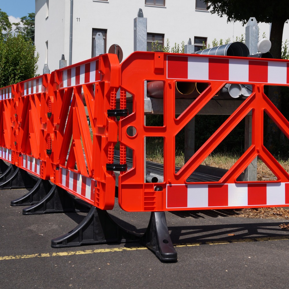 Produktabbildung Nr. 5: Absperrgitter aus PP, Füsse PVC, rot