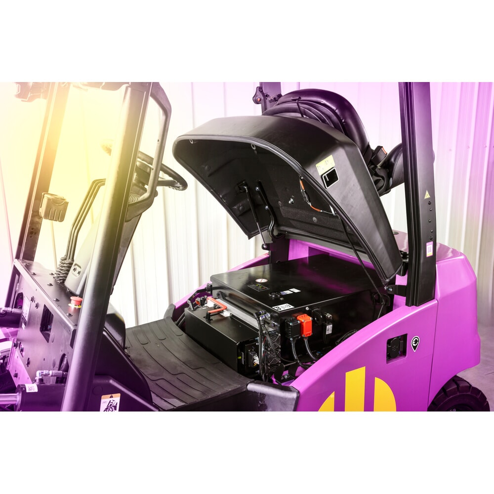 Produktabbildung Nr. 6: AntOn by Jungheinrich Elektro-Stapler CBH 2.5 mit Dreifach-Teleskop-Hubgerüst, Hubhöhe 4.800 mm, Tragfähigkeit 2.500 kg, Wetterschutzkabine Comfort, inkl. externem Ladegerät 80 V, 60 A, CEE, 5-pin