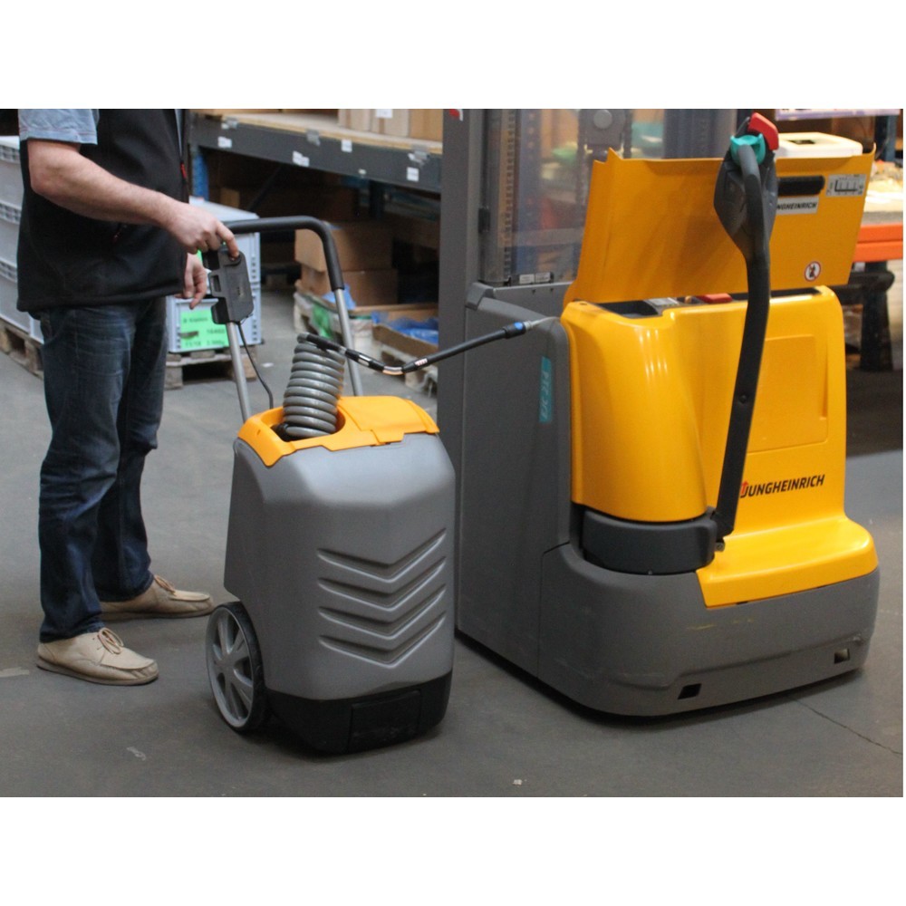Produktabbildung Nr. 2: Aqua Trolley avec réservoir d’eau de 26 litres, pompe électrique et chargeur de batterie