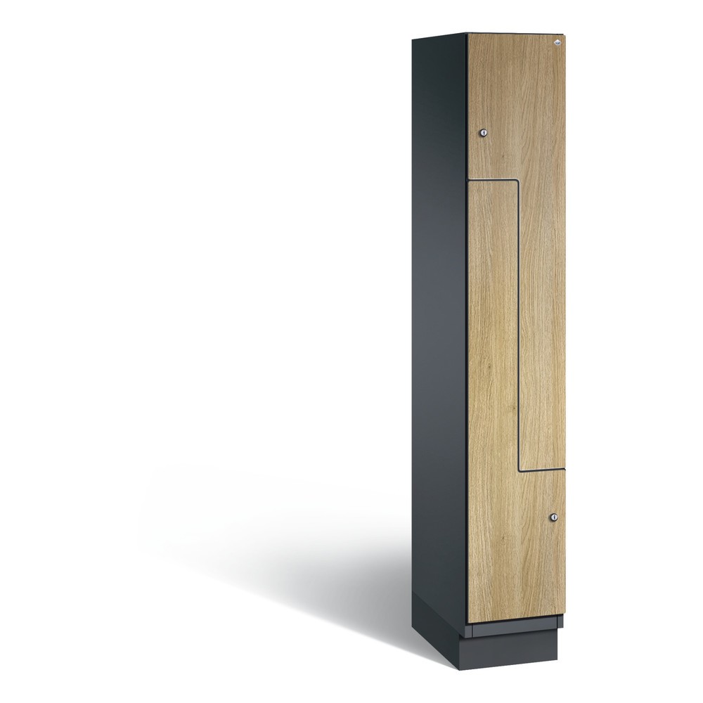 Illustration du produit: Armoire-penderie en Z C+P Cambio, 1 compartiment, largeur du compartiment 300 mm, HxlxP 1 980 x 300 x 525 mm, RAL 7021 gris noir, décor chêne Sereno, socle