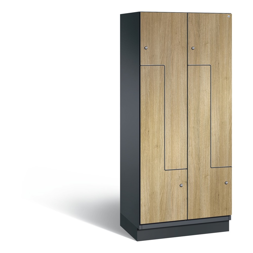 Illustration du produit: Armoire-penderie en Z Cambio C+P, 2 compartiments, largeur des compartiments 400 mm, HxlxP 1 980x800x525 mm, RAL 7021 gris noir, décor chêne Sereno, socle