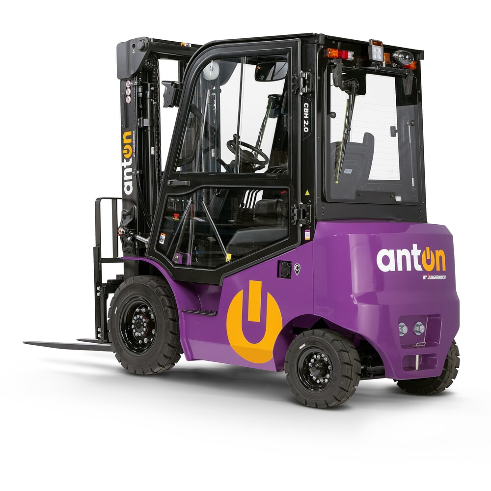 N° de l'image du produit 6 : AntOn by Jungheinrich chariot élévateur électrique CBH 2.0 avec mât télescopique triple, hauteur de levage 4 800 mm, capacité de charge 2 000 kg, cabine intempéries Comfort, y compris chargeur externe 80 V, 100 A, CEE, 5 broches