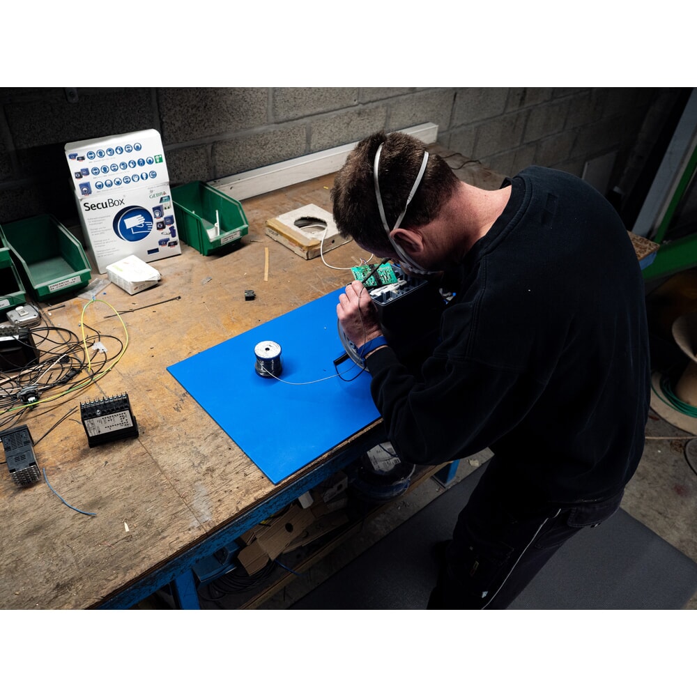 Produktabbildung Nr. 3: REBOURNE® Industriematte W3, ESD-Tischauflage, blau, BxL 600 mm x 1800 mm