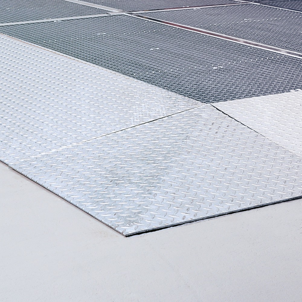Produktabbildung: Auffahrecke für SAFE Flach-Auffangwanne aus Stahl, TK 6.500 kg/m², BxT 850 x 850 mm
