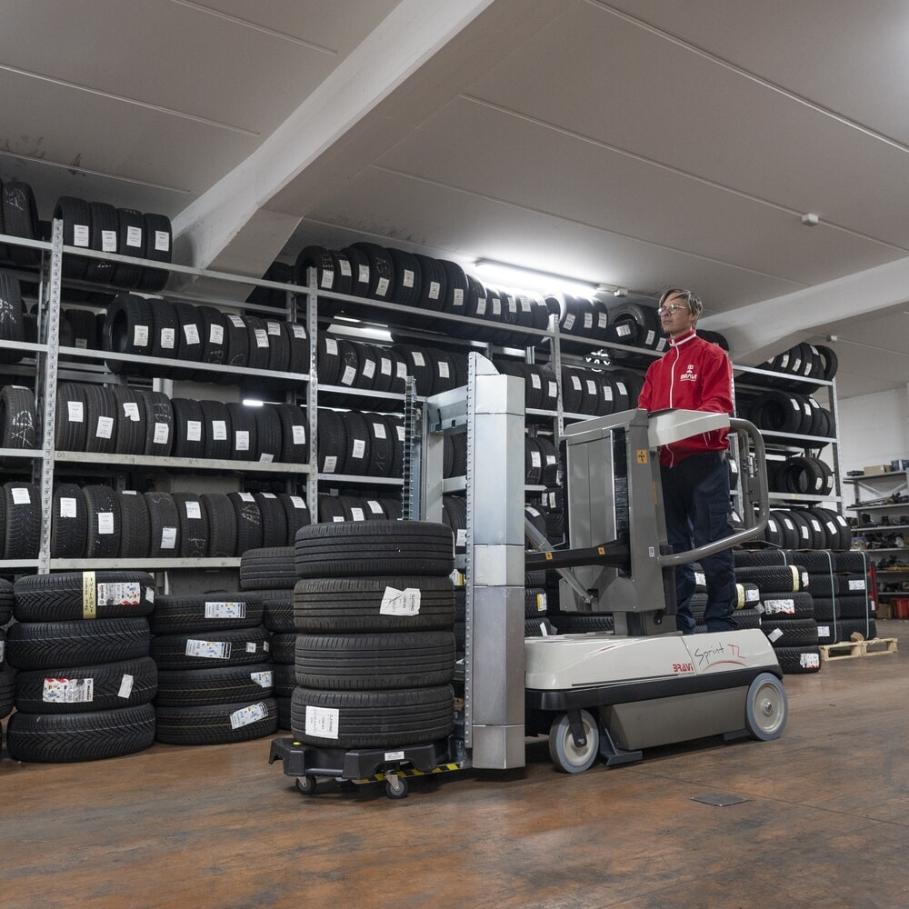 Produktabbildung Nr. 5: Bravi® Platforms Reifenkommissionier-Personenlift Sprint TL