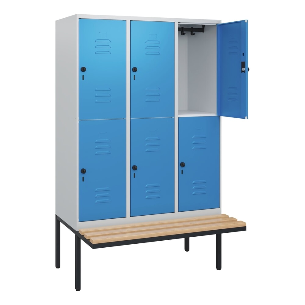 C+P Doppelstock-Spind Classic PLUS, 3 Abteile, HxBxT 1.950 x 1.200 x 815 mm, für Vorhängeschloss, auskragende Bank aus Buche, lichtgrau, lichtblau Illustration du produit: C+P Doppelstock-Spind Classic PLUS, 3 Abteile, HxBxT 1.950 x 1.200 x 815 mm, für Vorhängeschloss, auskragende Bank aus Buche, lichtgrau, lichtblau