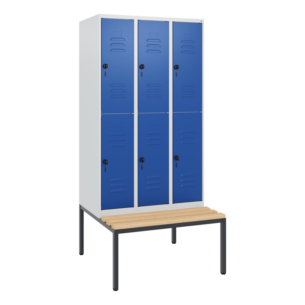 Illustration du produit: C+P Doppelstock-Spind Classic PLUS, 3 Abteile, HxBxT 1.950 x 900 x 815 mm, für Vorhängeschloss, untergebaute Bank aus Buche, lichtgrau, enzianblau