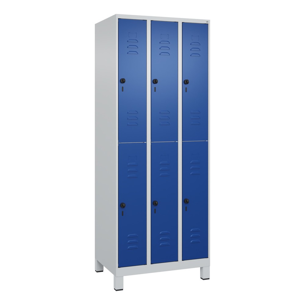 Produktabbildung: C+P Doppelstock-Spind Classic PLUS, Füsse, 3 Abteile, HxBxT 1.950 x 750 x 500 mm, lichtgrau, enzianblau, 6 Fächer, für Vorhängeschloss