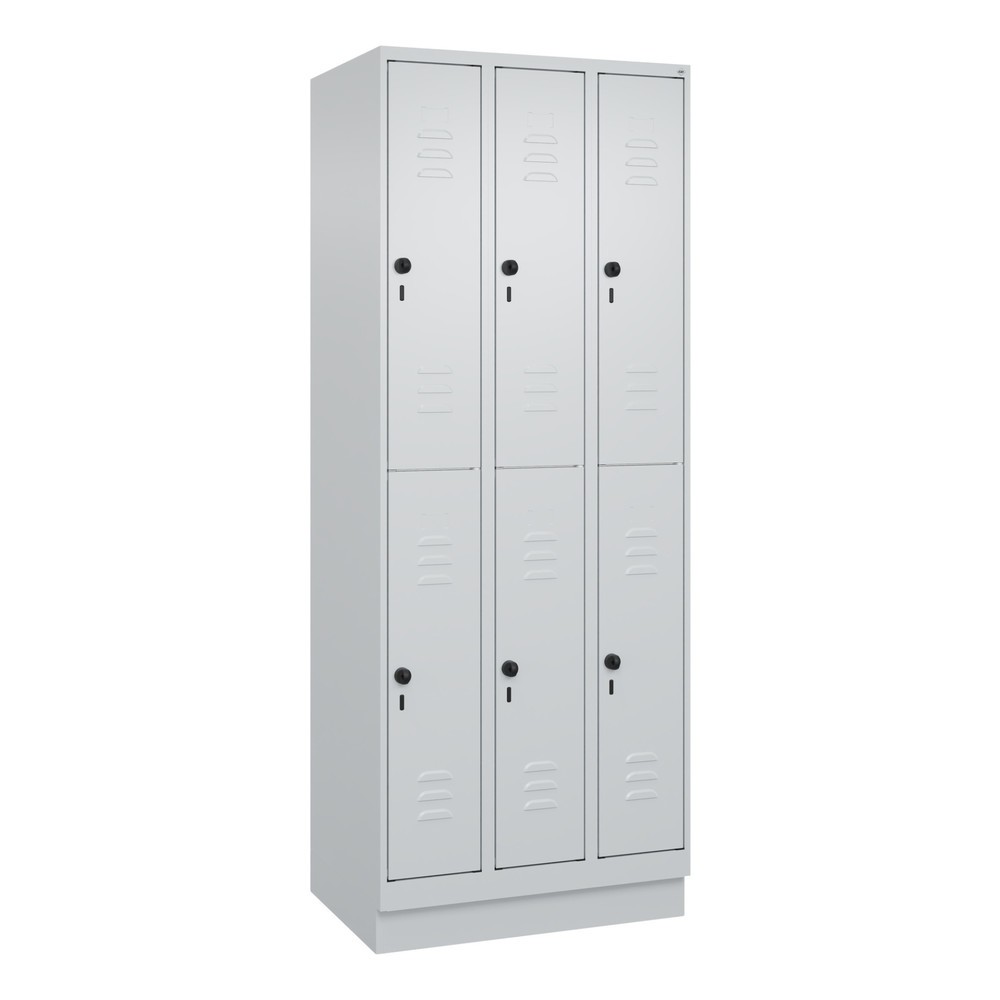Produktabbildung: C+P Doppelstock-Spind Classic PLUS, Sockel, 3 Abteile, HxBxT 1.950 x 750 x 500 mm, lichtgrau, lichtgrau, 6 Fächer, für Vorhängeschloss