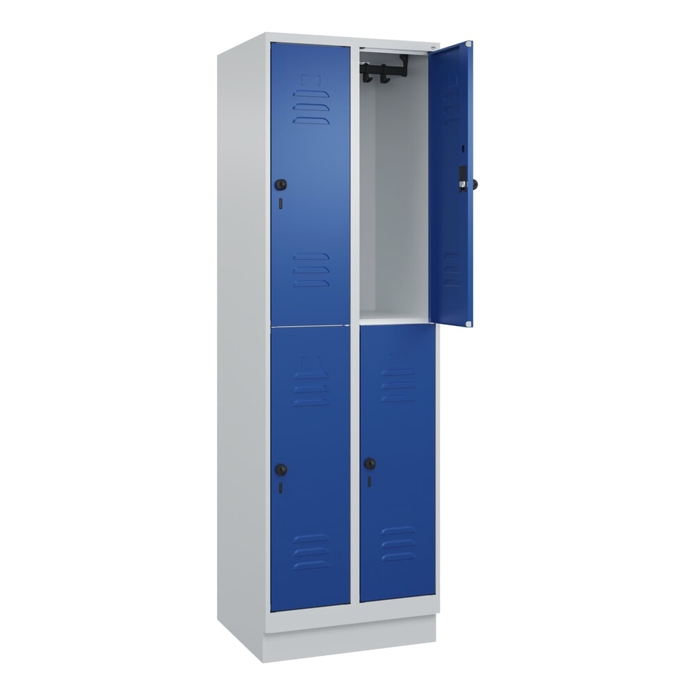 Produktabbildung: C+P Doppelstock-Spind Classic PLUS, Sockel, 2 Abteile, HxBxT 1.950 x 600 x 500 mm, lichtgrau, enzianblau, 4 Fächer, für Vorhängeschloss