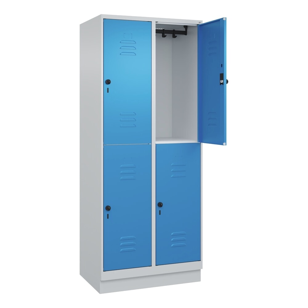 Illustration du produit: C+P Doppelstock-Spind Classic PLUS, Sockel, 2 Abteile, HxBxT 1.950 x 800 x 500 mm, lichtgrau, lichtblau, 4 Fächer, für Vorhängeschloss