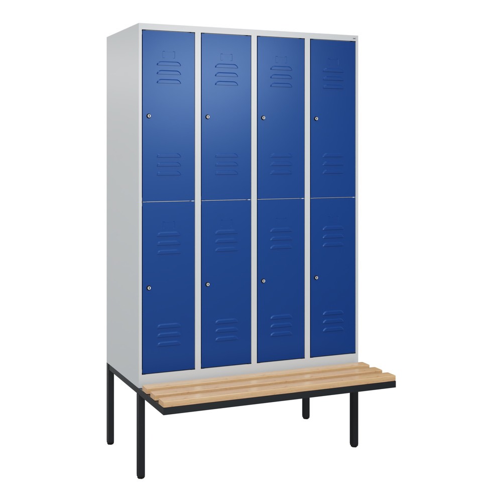 Illustration du produit: C+P Doppelstock-Spind Classic PLUS, 4 Abteile, HxBxT 2.120 x 1.200 x 815 mm, Zylinderschloss, auskragende Bank aus Buche, lichtgrau, enzianblau