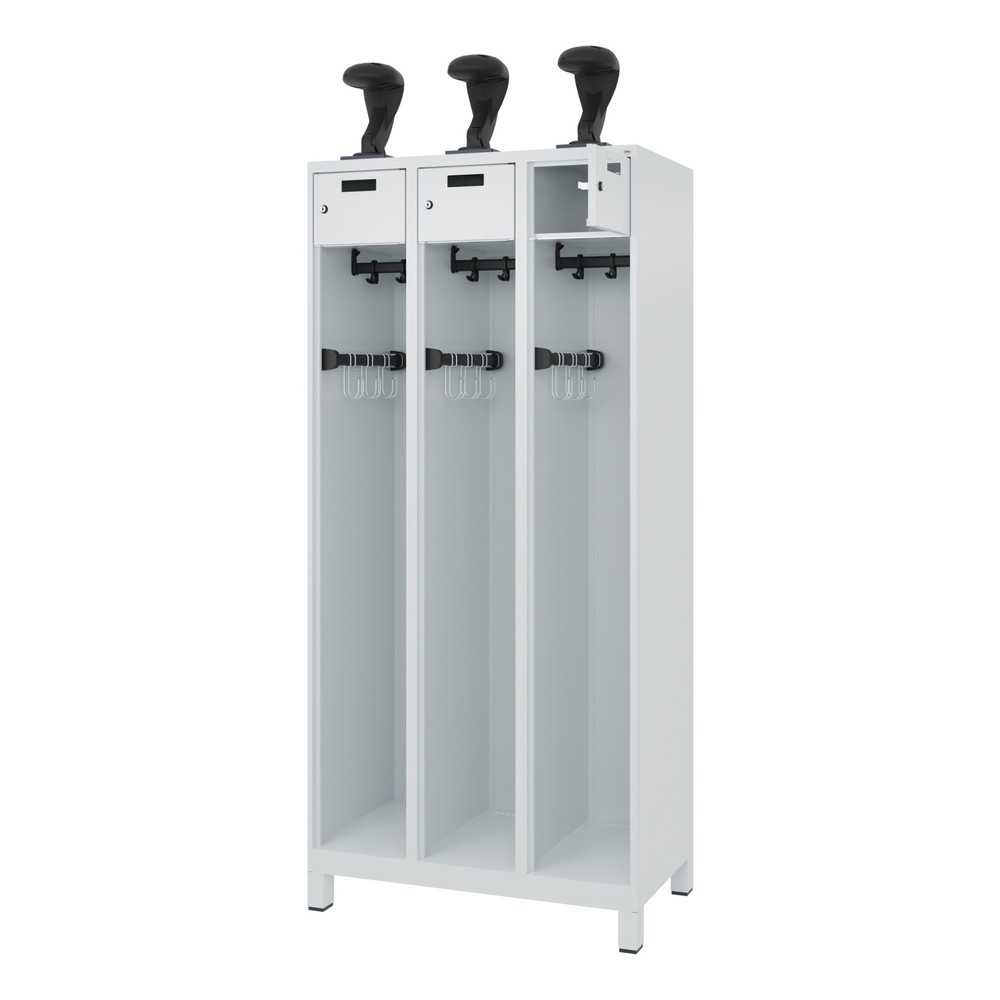 Produktabbildung: C+P Feuerwehrspind PRAKTUS, Füsse, 3 Abteile, HxBxT 1.850 x 900 x 500 mm, lichtgrau, mit Helmhalter