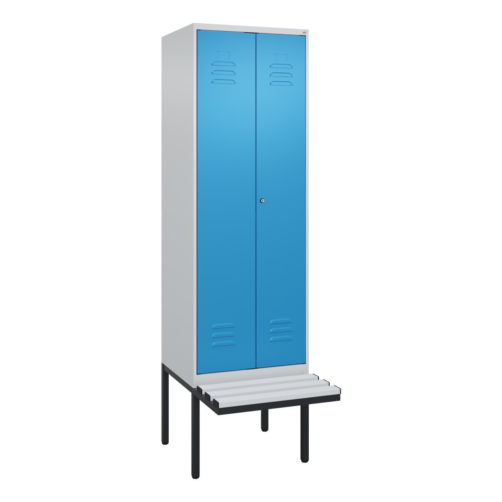 Produktabbildung: C+P PSA Doppel-Spind Classic PLUS, 2 Abteile, HxBxT 2.120 x 600 x 815 mm, Zylinderschloss, auskragende Bank aus Kunststoff, lichtgrau, lichtblau