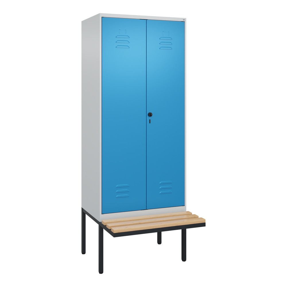 Illustration du produit: C+P PSA Doppel-Spind Classic PLUS, 2 Abteile, HxBxT 2.120 x 800 x 815 mm, für Vorhängeschloss, auskragende Bank aus Buche, lichtgrau, lichtblau