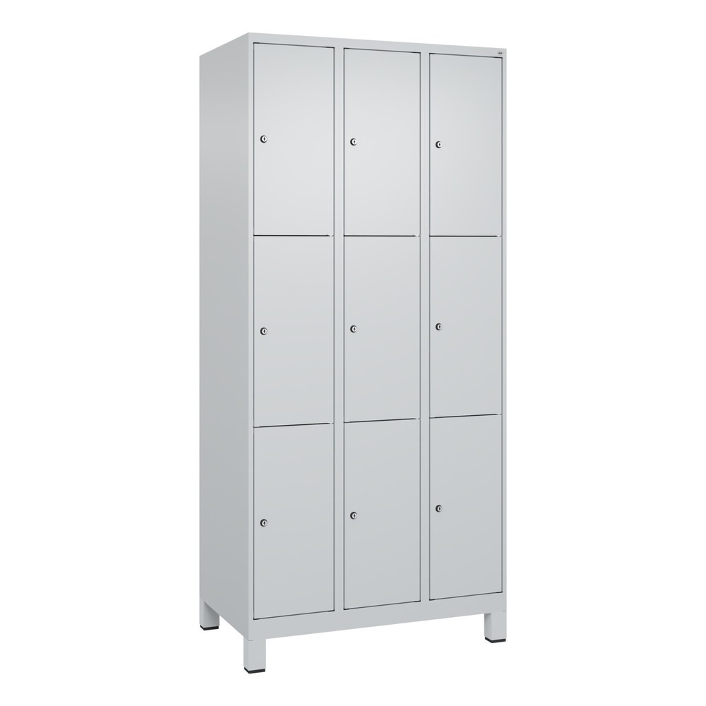 Produktabbildung: C+P Schliessfachschrank Classic PLUS, Füsse, 3 Abteile, HxBxT 1.950 x 900 x 500 mm, lichtgrau, lichtgrau, 9 Fächer, Zylinderschloss