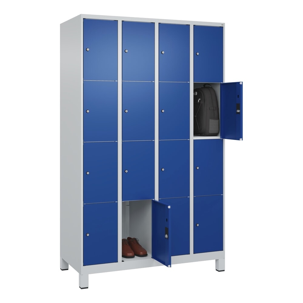 N° de l'image du produit 10 : C+P Schließfachschrank Classic PLUS, Füße, 4 Abteile, HxBxT 1.950 x 1.200 x 500 mm, lichtgrau, enzianblau, 16 Fächer, Zylinderschloss