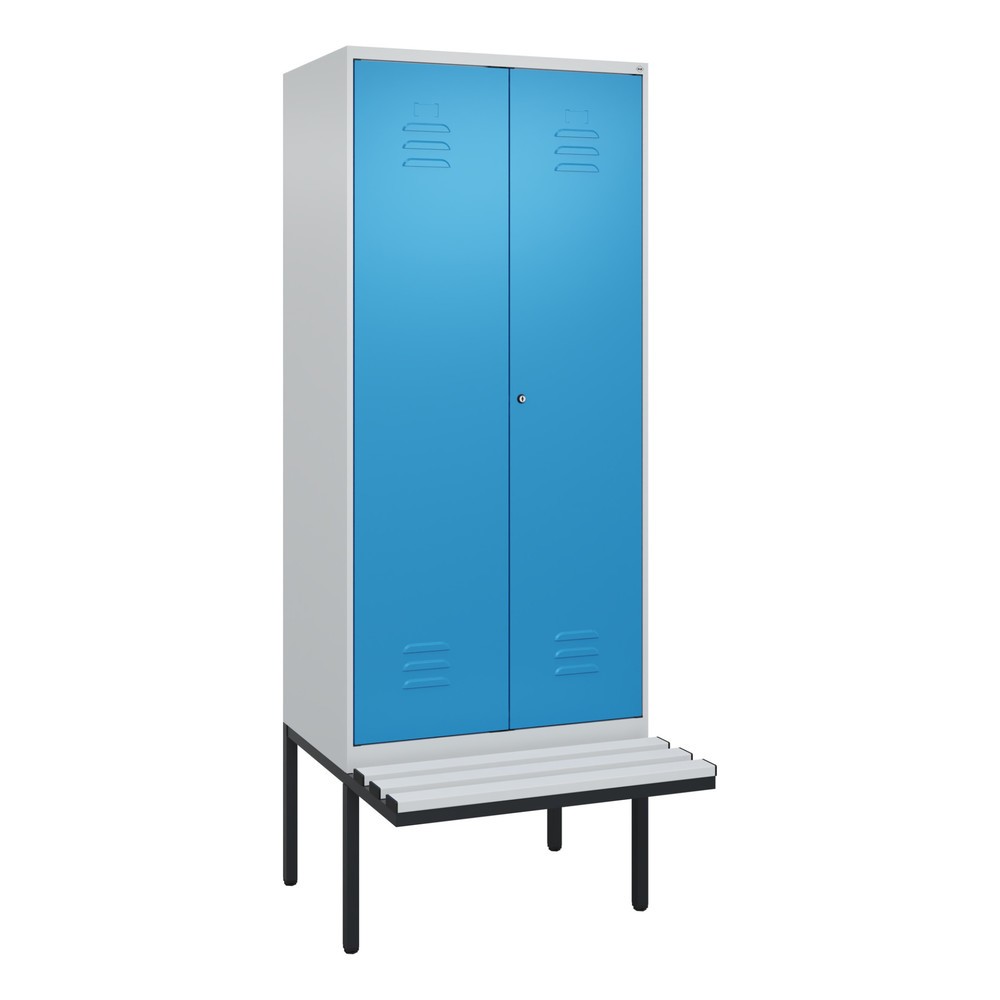 Illustration du produit: C+P Schwarz-Weiß-Spind Classic PLUS, 2 Abteile, HxBxT 2.120 x 800 x 815 mm, Zylinderschloss, auskragende Bank aus Kunststoff, lichtgrau, lichtblau