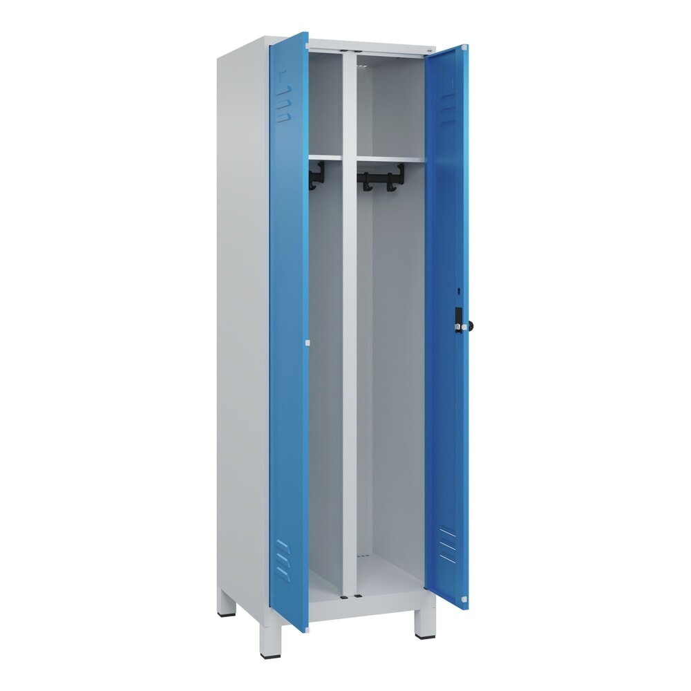 N° de l'image du produit 1 : C+P Schwarz-Weiß-Spind Classic PLUS, Füße, 2 Abteile, HxBxT 1.950 x 600 x 500 mm, lichtgrau, lichtblau, für Vorhängeschloss