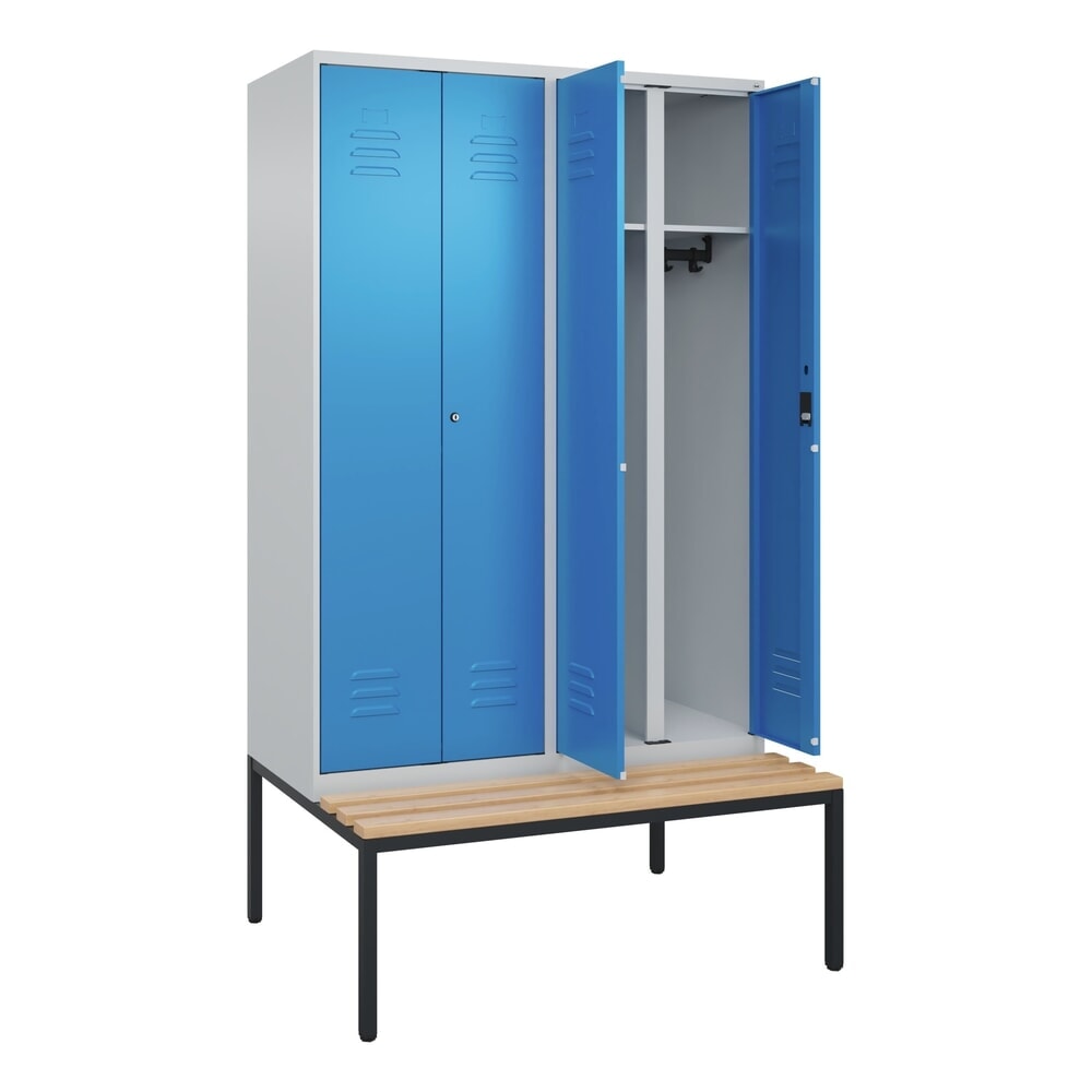 Illustration du produit: C+P Schwarz-Weiß-Spind Classic PLUS, 4 Abteile, HxBxT 2.120 x 1.200 x 815 mm, Zylinderschloss, untergebaute Bank aus Buche, lichtgrau, lichtblau
