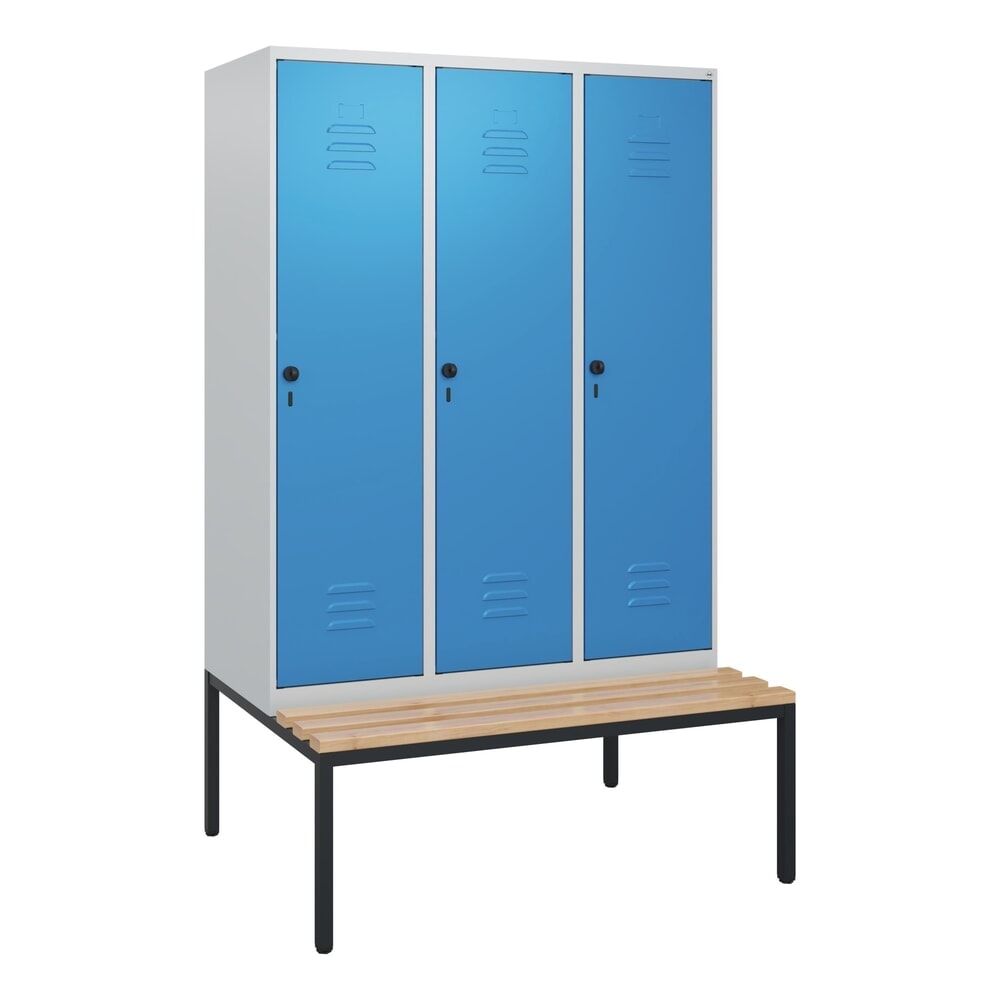 N° de l'image du produit 9 : C+P Spind Classic PLUS, 3 Abteile, HxBxT 1.950 x 1.200 x 815 mm, für Vorhängeschloss, untergebaute Bank aus Buche, lichtgrau, lichtblau