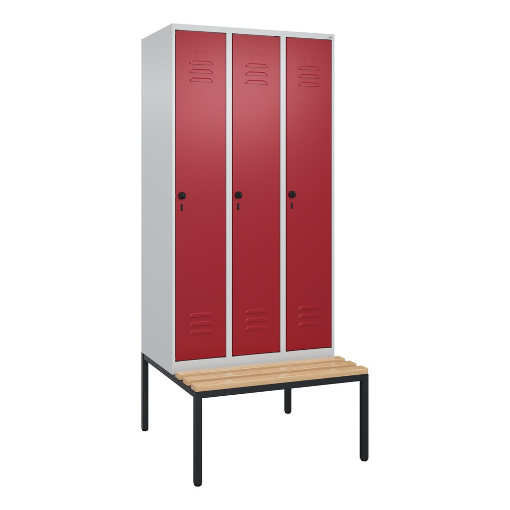 Produktabbildung: C+P Spind Classic PLUS, 3 Abteile, Trennwand, HxBxT 2.120 x 900 x 815 mm, für Vorhängeschloss, Trennwand, untergebaute Bank aus Buche, lichtgrau, rubinrot
