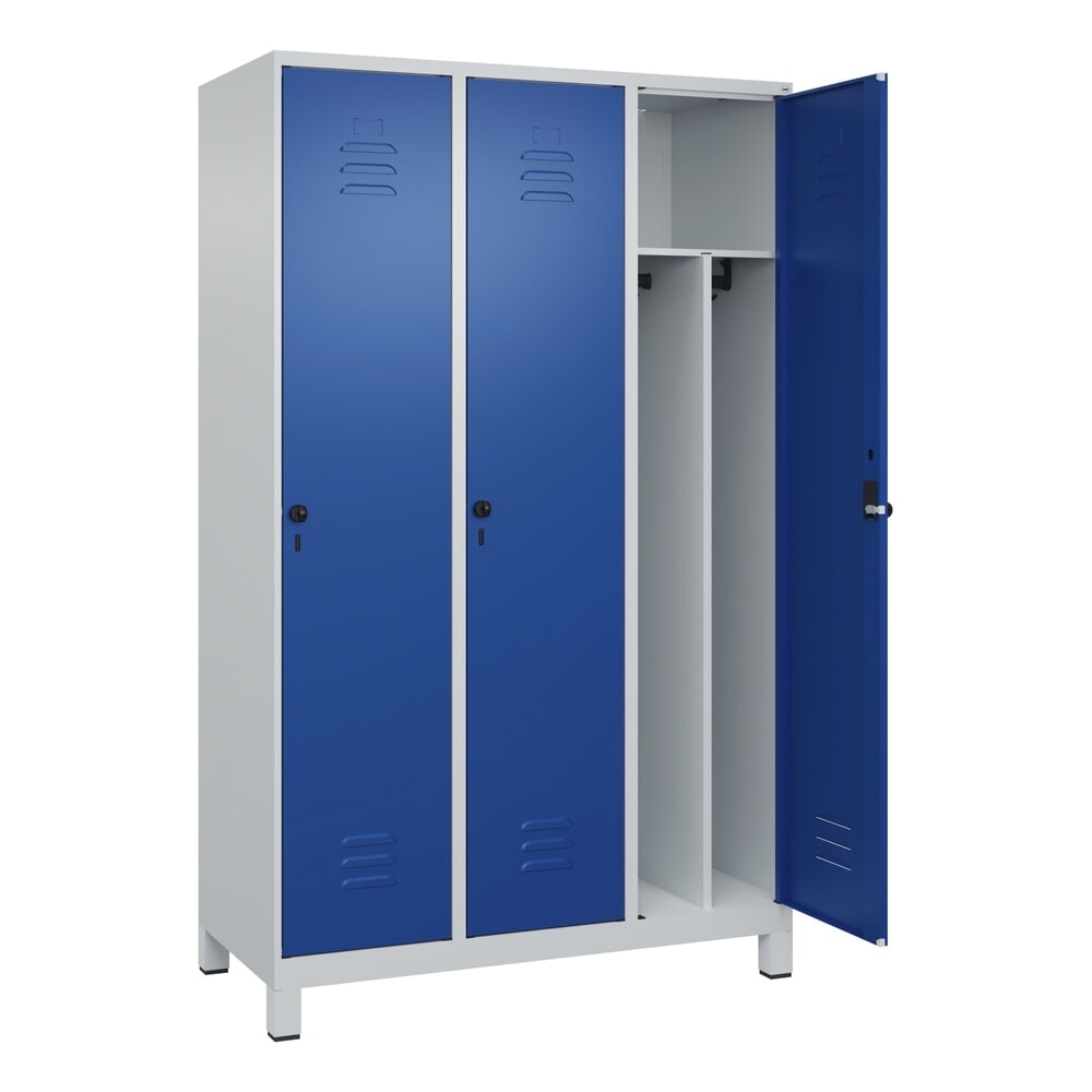 N° de l'image du produit 1 : C+P Spind Classic PLUS, Füße, 3 Abteile, HxBxT 1.950 x 1.200 x 500 mm, lichtgrau, enzianblau, für Vorhängeschloss, mit Mitteltrennwand