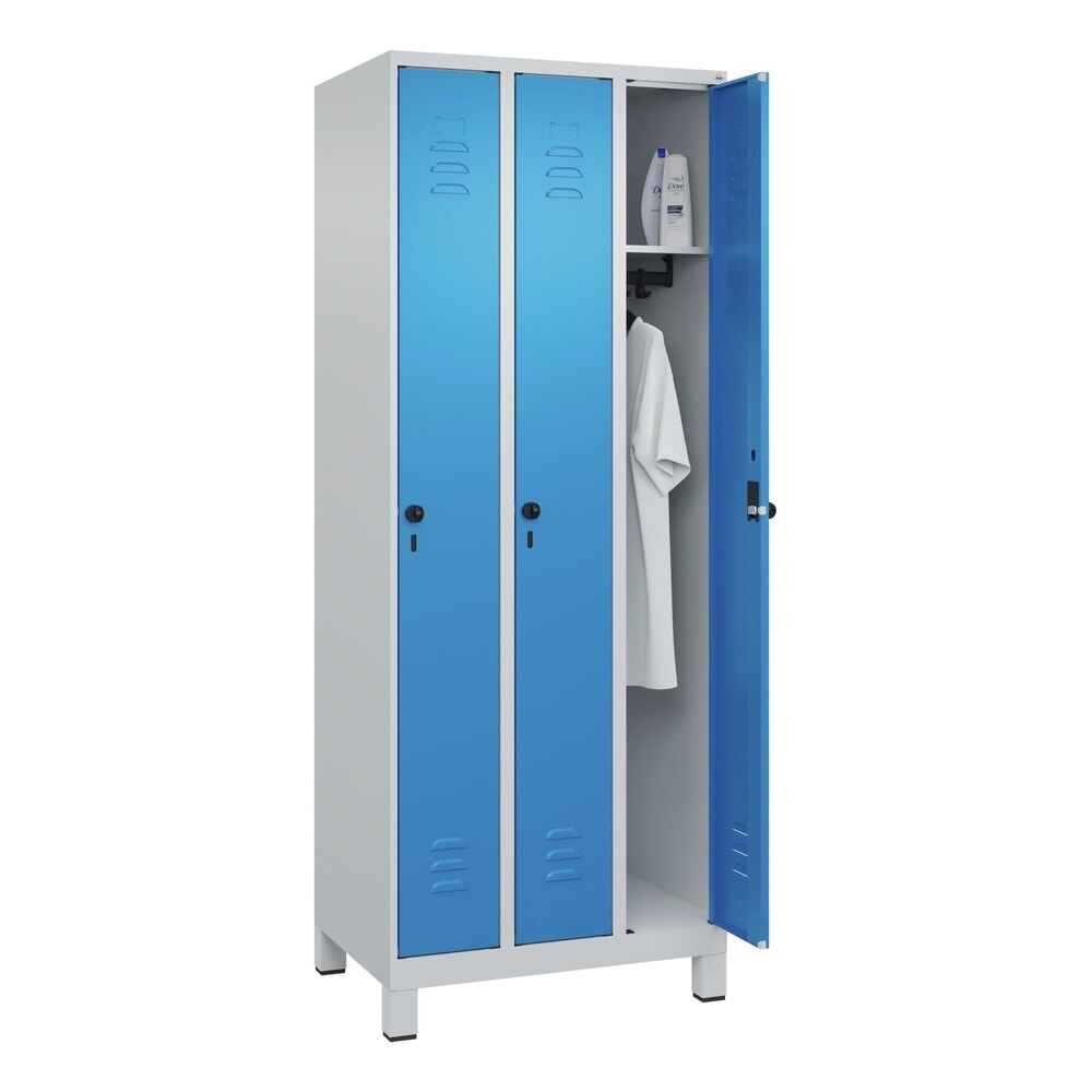 Produktabbildung Nr. 10: C+P Spind Classic PLUS, Füsse, 3 Abteile, HxBxT 1.950 x 750 x 500 mm, lichtgrau, lichtblau, für Vorhängeschloss, ohne Mitteltrennwand