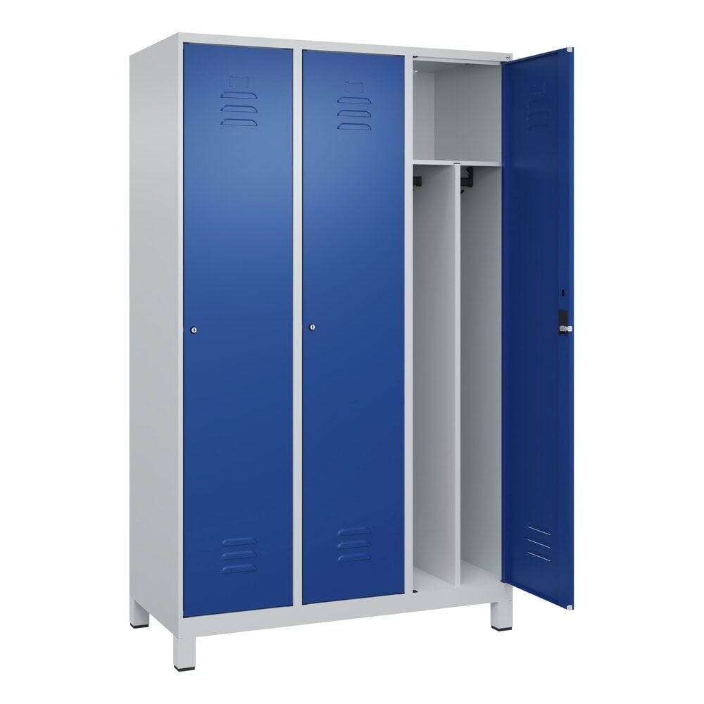 N° de l'image du produit 1 : C+P Spind Classic PLUS, Füße, 3 Abteile, HxBxT 1.950 x 1.200 x 500 mm, lichtgrau, enzianblau, Zylinderschloss, mit Mitteltrennwand