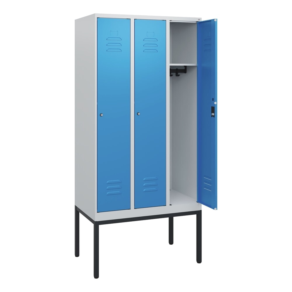 N° de l'image du produit 1 : C+P Spind Classic PLUS, Gestell, 3 Abteile, HxBxT 1.950 x 900 x 500 mm, lichtgrau, lichtblau, Zylinderschloss, ohne Mitteltrennwand