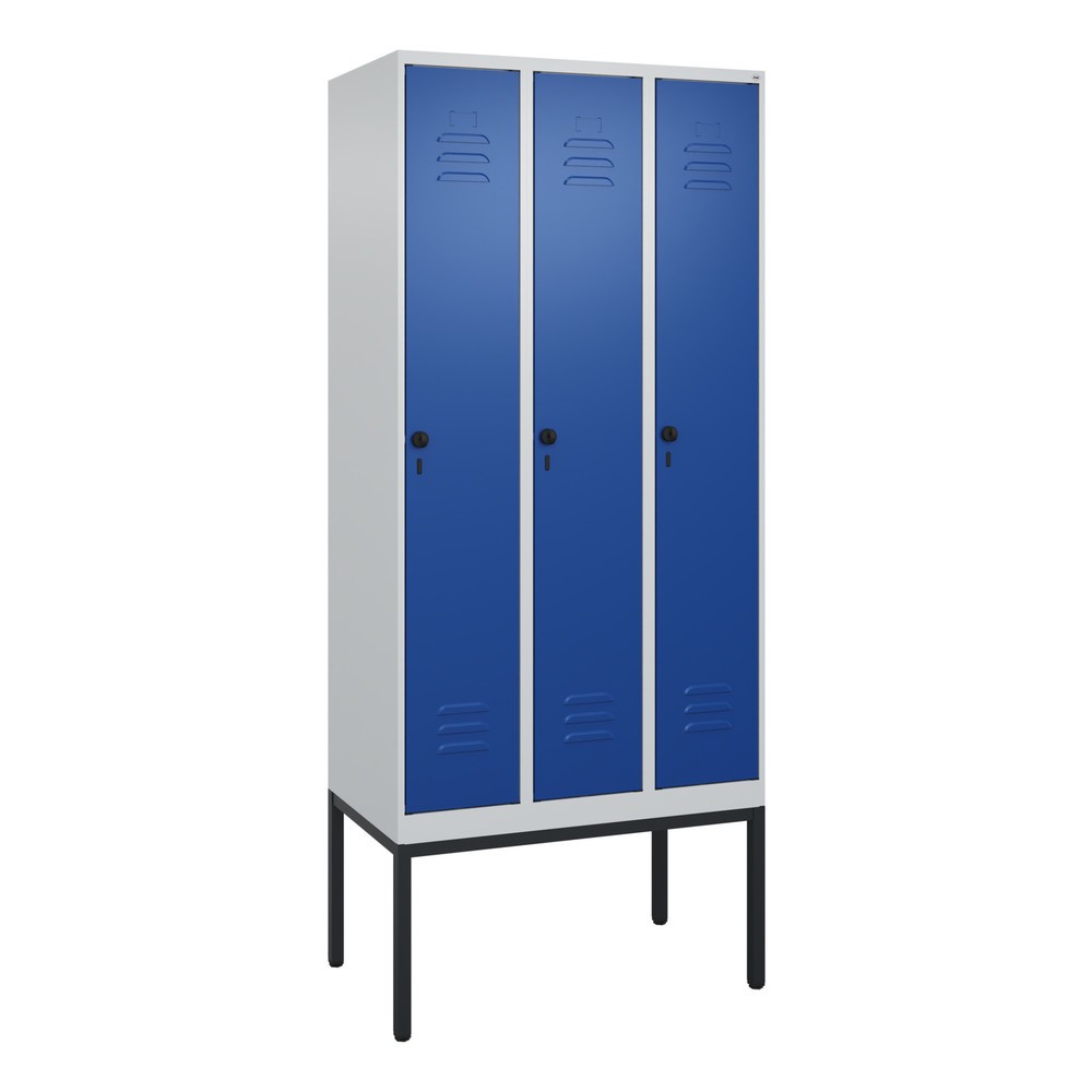 Produktabbildung: C+P Spind Classic PLUS, Gestell, 3 Abteile, HxBxT 2.120 x 900 x 500 mm, lichtgrau, enzianblau, für Vorhängeschloss, mit Mitteltrennwand
