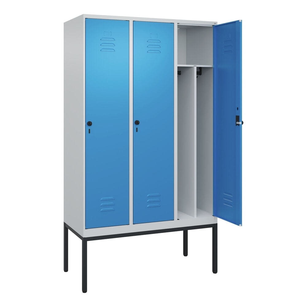 Illustration du produit: C+P Spind Classic PLUS, Gestell, 3 Abteile, HxBxT 2.120 x 1.200 x 500 mm, lichtgrau, lichtblau, für Vorhängeschloss, mit Mitteltrennwand