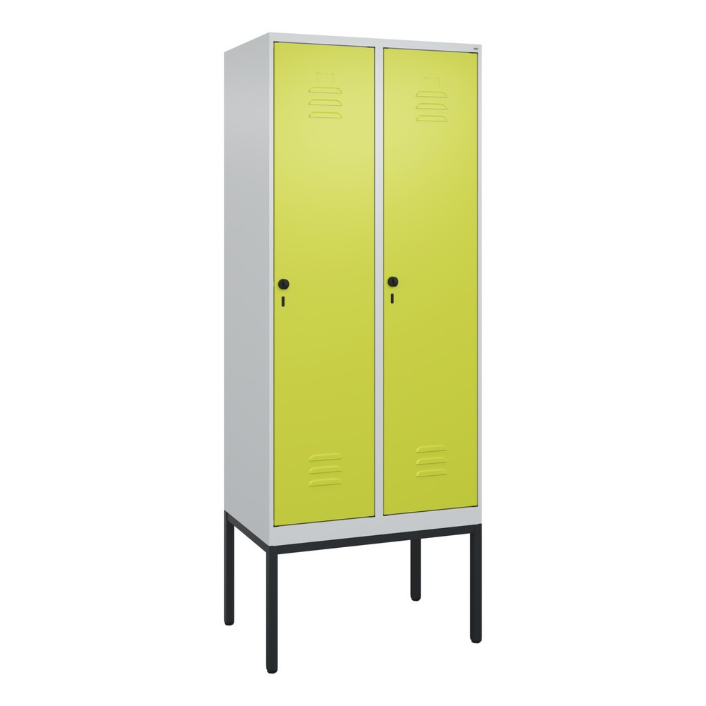 Produktabbildung: C+P Spind Classic PLUS, Gestell, 2 Abteile, HxBxT 2.120 x 800 x 500 mm, lichtgrau, clowngrün, für Vorhängeschloss, ohne Mitteltrennwand
