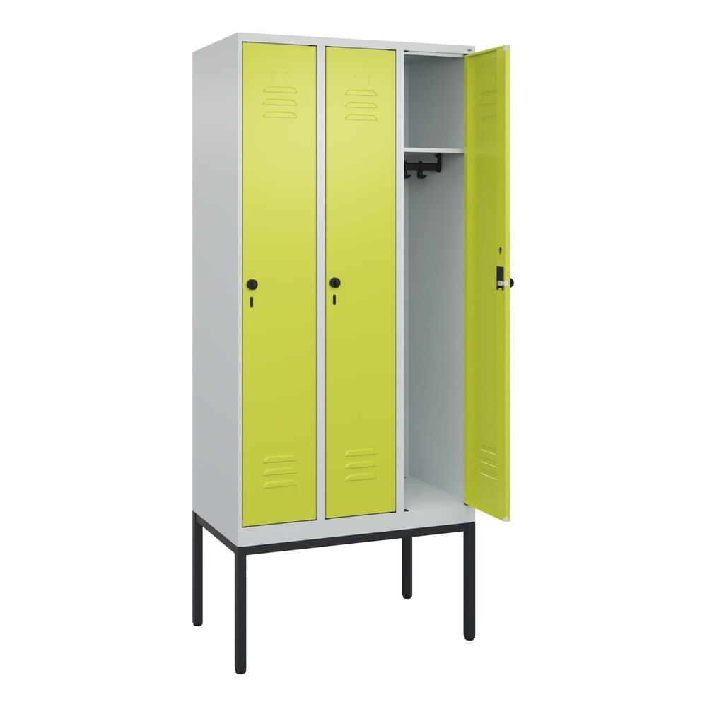 Illustration du produit: C+P Spind Classic PLUS, Gestell, 3 Abteile, HxBxT 2.120 x 900 x 500 mm, lichtgrau, clowngrün, für Vorhängeschloss, ohne Mitteltrennwand