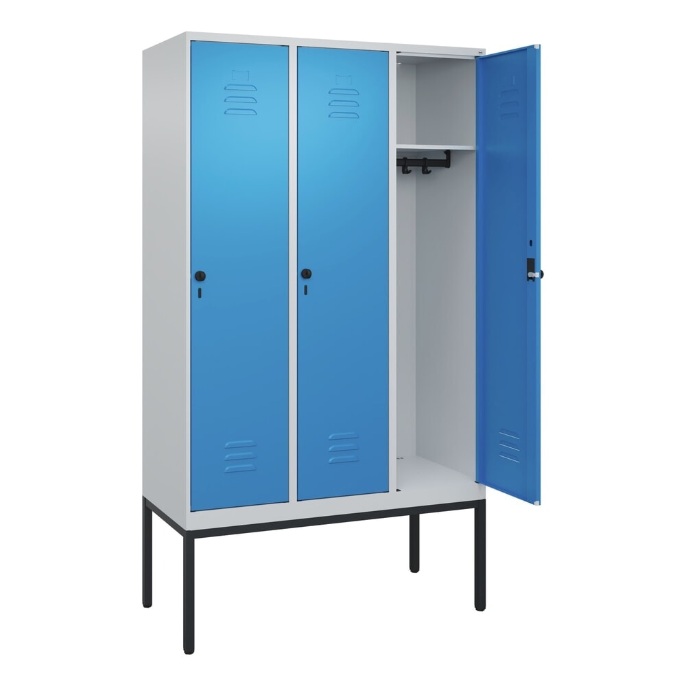 Illustration du produit: C+P Spind Classic PLUS, Gestell, 3 Abteile, HxBxT 2.120 x 1.200 x 500 mm, lichtgrau, lichtblau, für Vorhängeschloss, ohne Mitteltrennwand