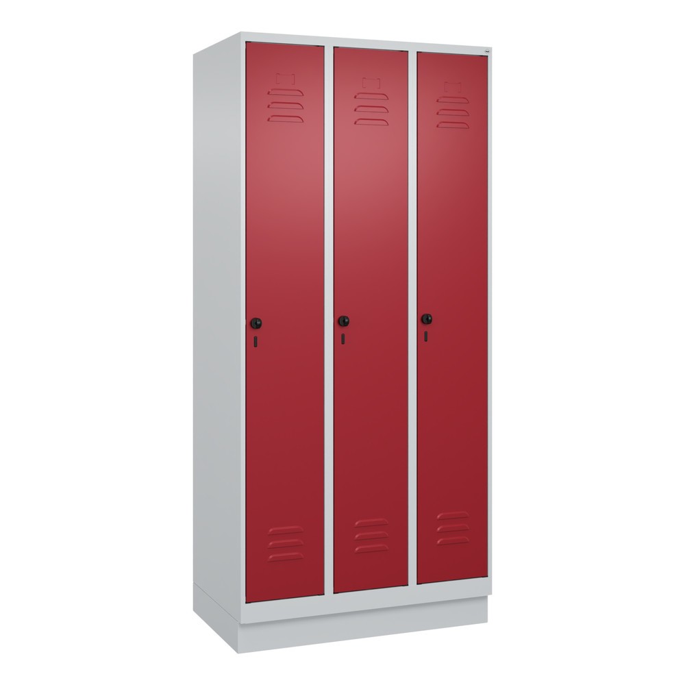 Produktabbildung: C+P Spind Classic PLUS, Sockel, 3 Abteile, HxBxT 1.950 x 900 x 500 mm, lichtgrau, rubinrot, für Vorhängeschloss, mit Mitteltrennwand