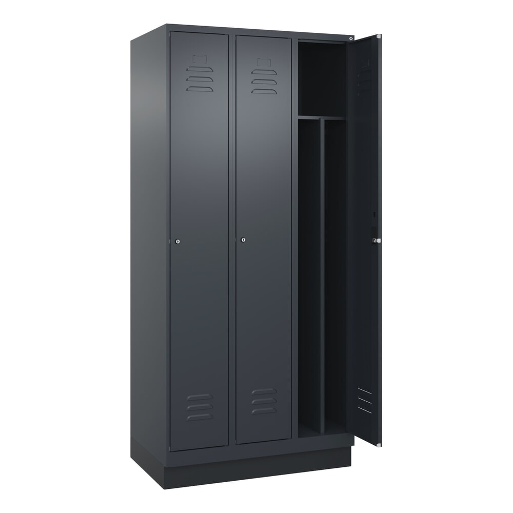 C+P Spind Classic PLUS, Sockel, 3 Abteile, HxBxT 1.950 x 900 x 500 mm, anthrazitgrau, anthrazitgrau, Zylinderschloss, mit Mitteltrennwand Produktabbildung: C+P Spind Classic PLUS, Sockel, 3 Abteile, HxBxT 1.950 x 900 x 500 mm, anthrazitgrau, anthrazitgrau, Zylinderschloss, mit Mitteltrennwand